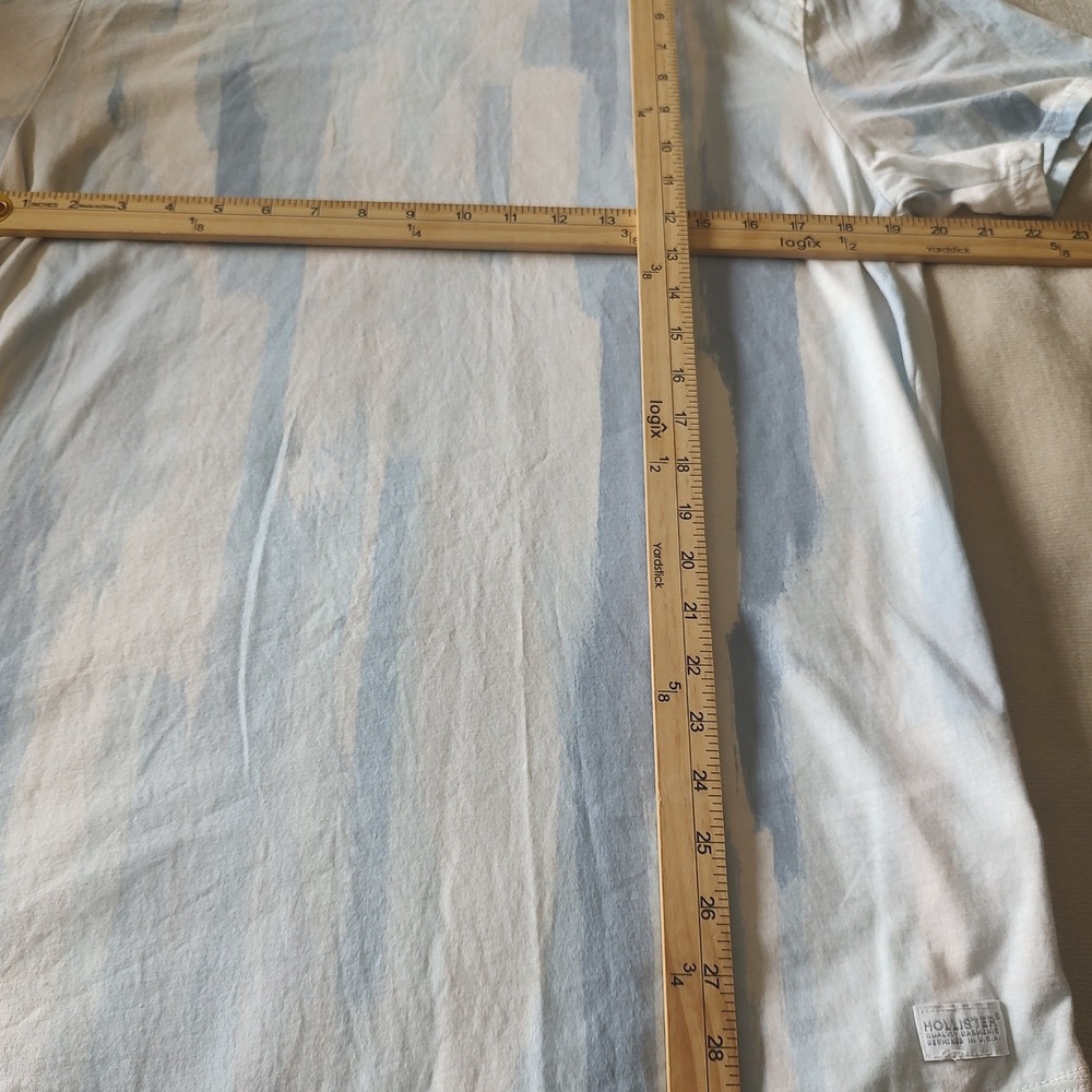 Hollister Mens XL Longline Fit T-Shirt Blue White Abstract Brushstroke Print